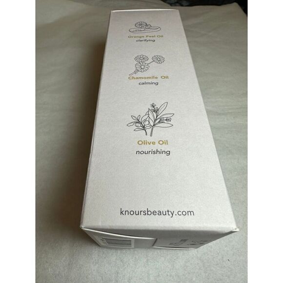 Knours. 2-in-1 Oil-to-Foam Non-Stripping Facial Cleanser 145ml/4.9oz - Picture 2 of 7